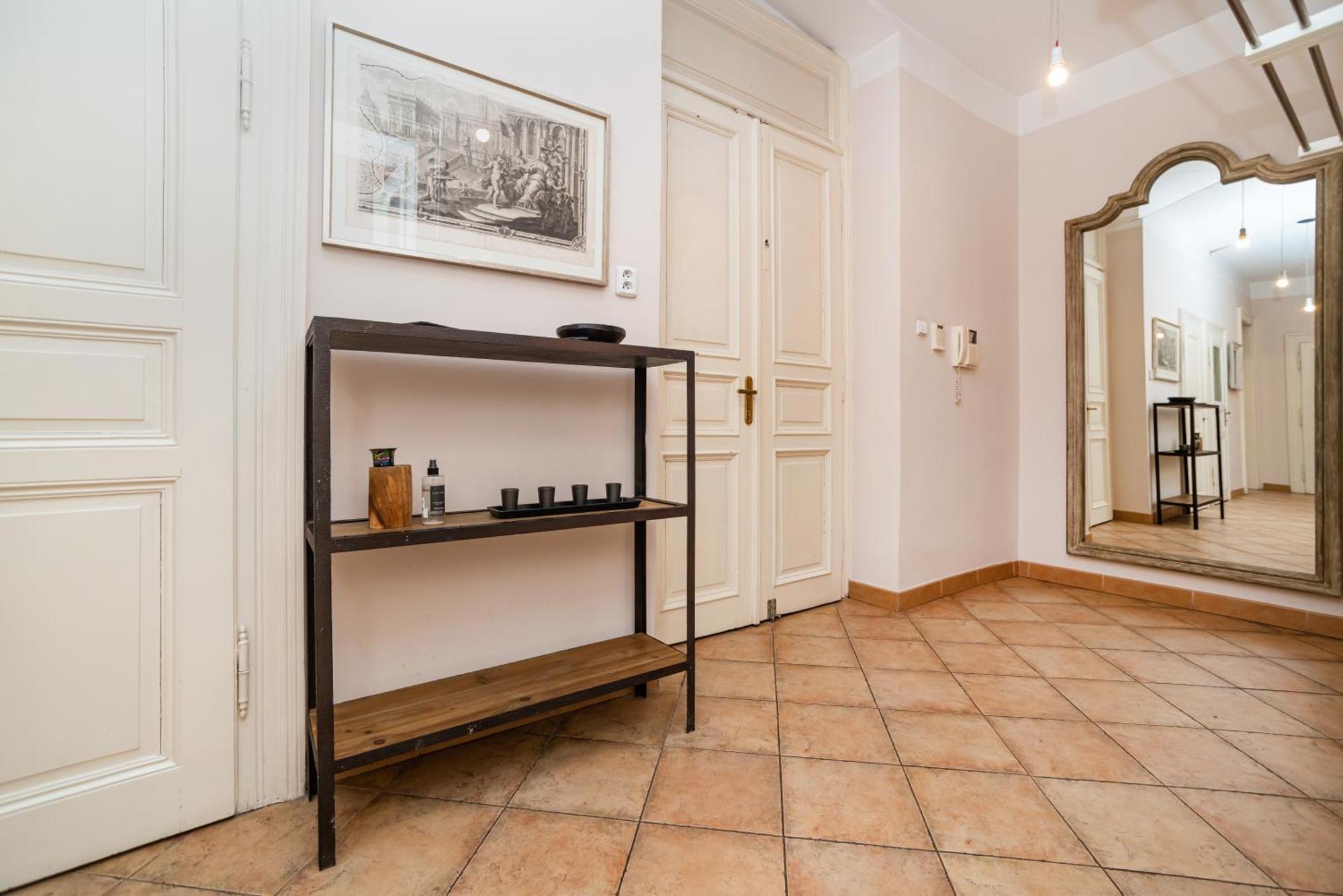 Large And Modern Apartment In The Heart Of Prag Exteriör bild