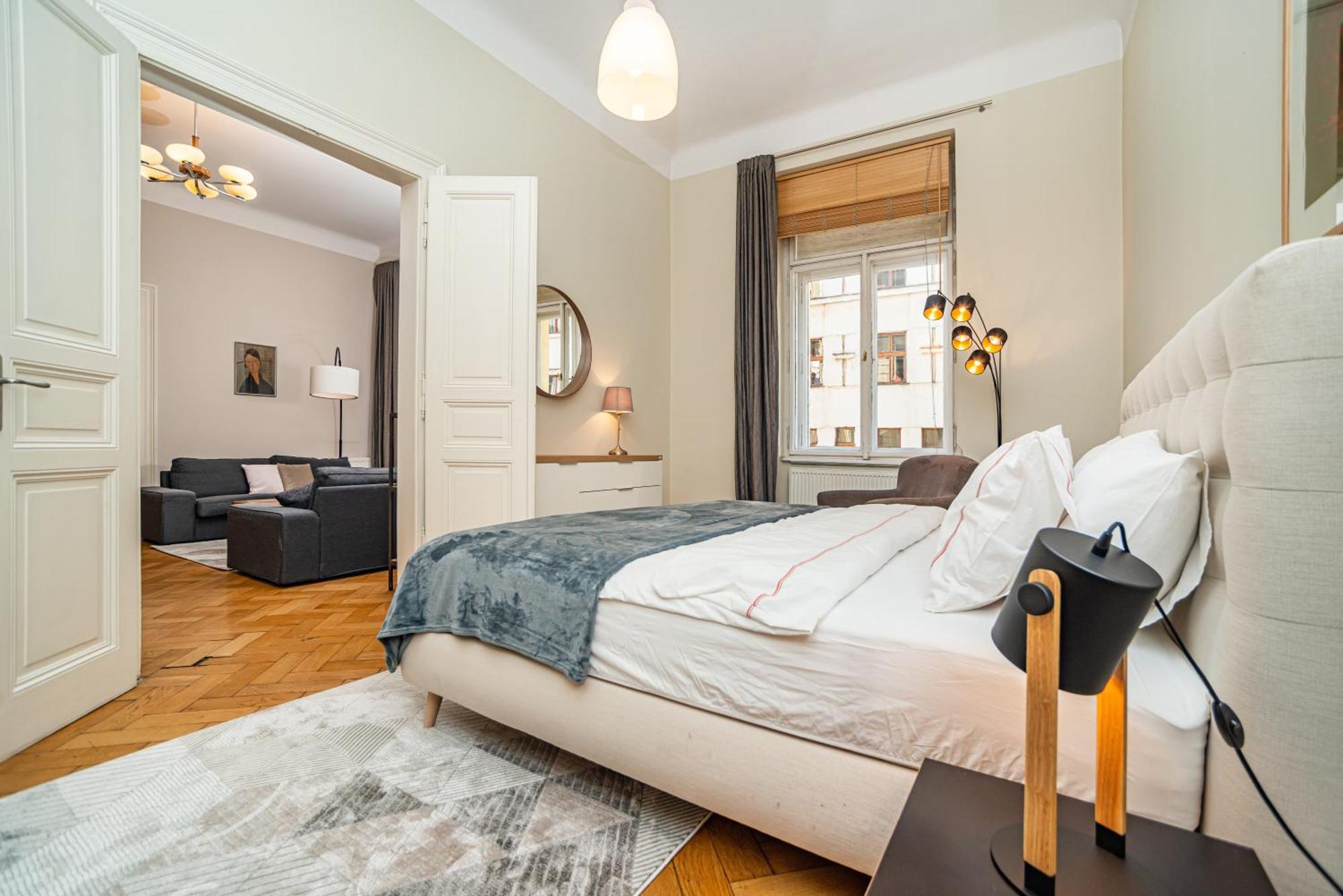 Large And Modern Apartment In The Heart Of Prag Exteriör bild