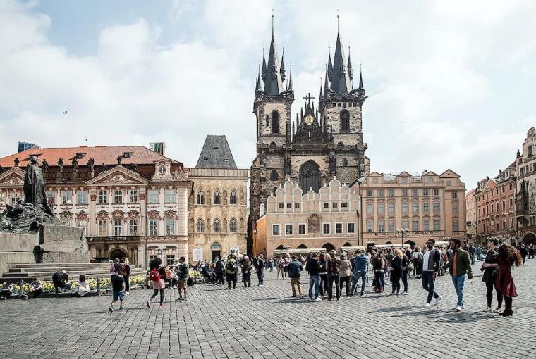 Large And Modern Apartment In The Heart Of Prag Exteriör bild