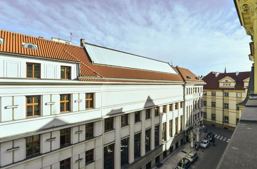 Large And Modern Apartment In The Heart Of Prag Exteriör bild