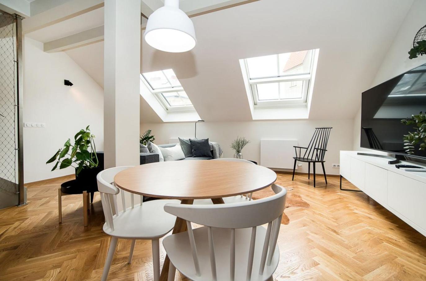 Large And Modern Apartment In The Heart Of Prag Exteriör bild