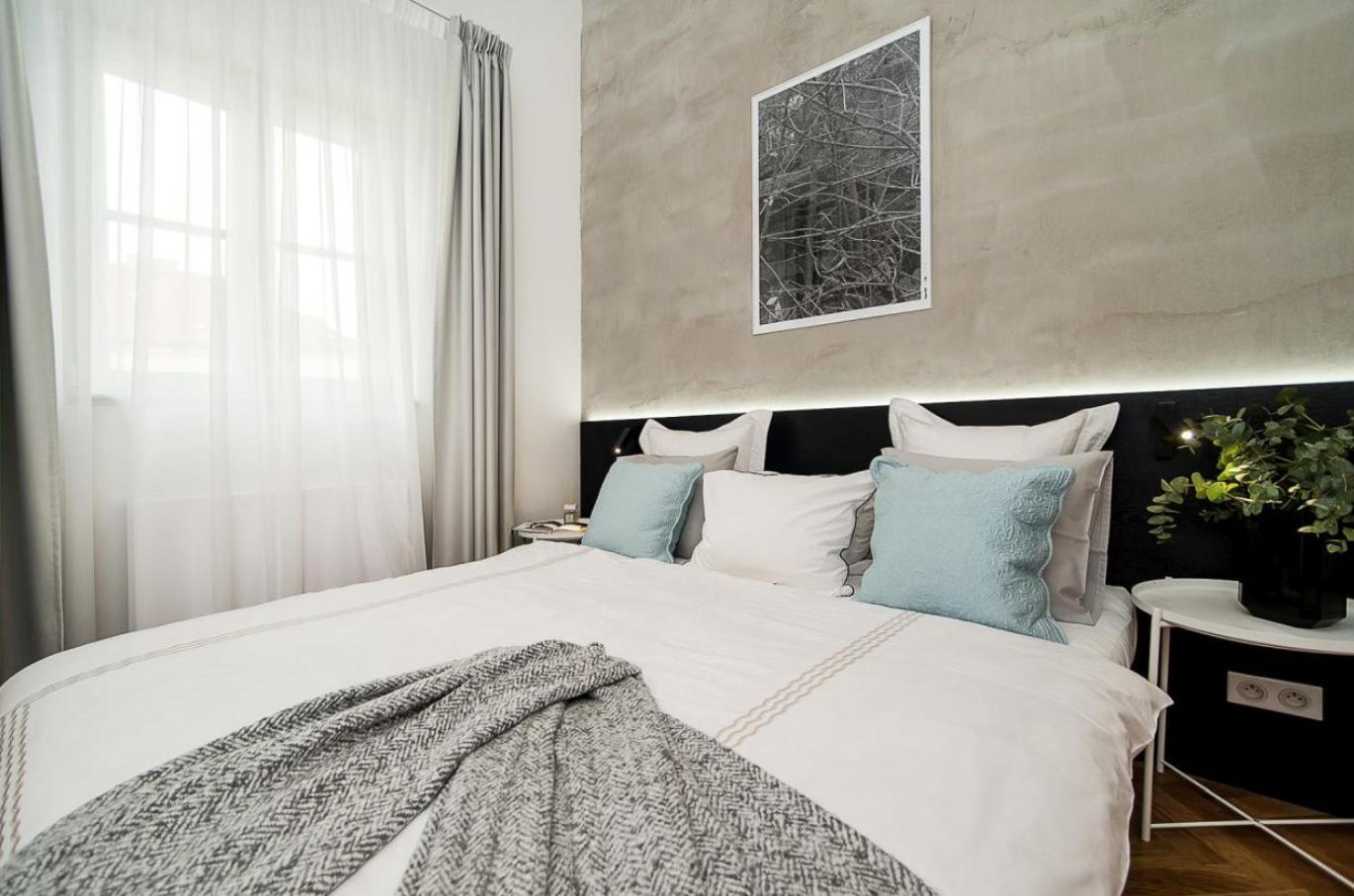 Large And Modern Apartment In The Heart Of Prag Exteriör bild