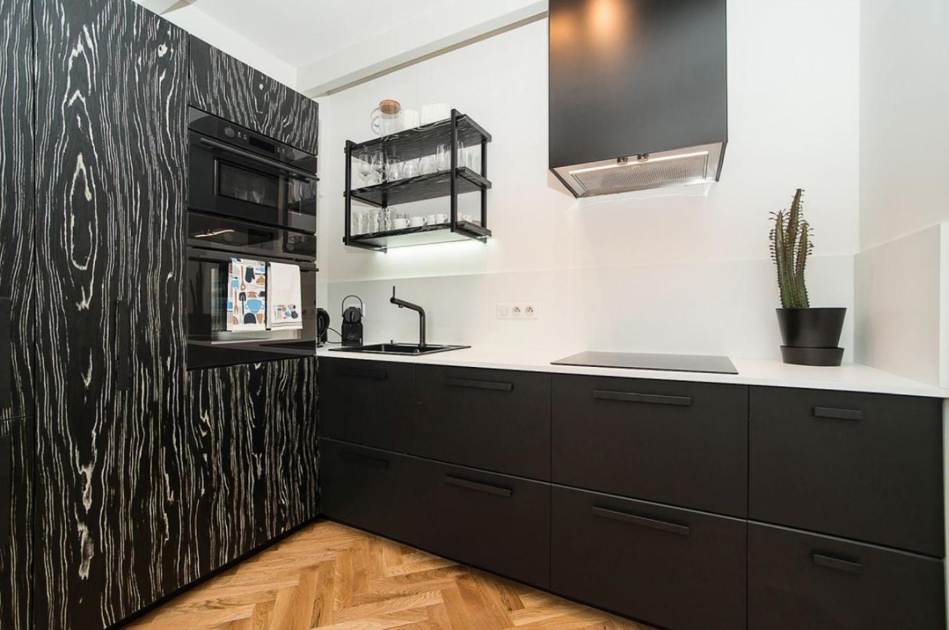 Large And Modern Apartment In The Heart Of Prag Exteriör bild