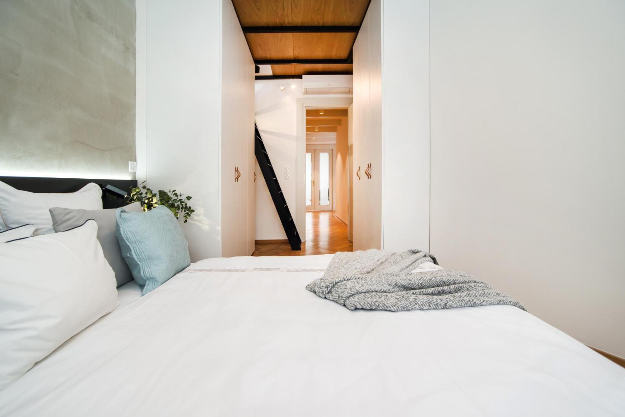 Large And Modern Apartment In The Heart Of Prag Exteriör bild