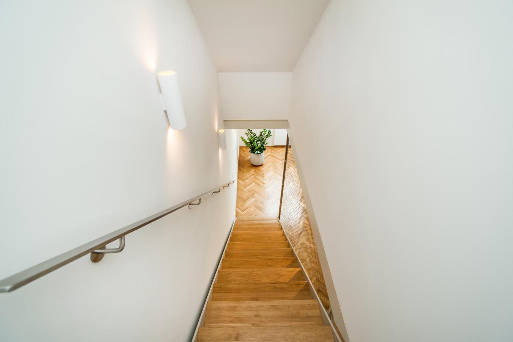 Large And Modern Apartment In The Heart Of Prag Exteriör bild