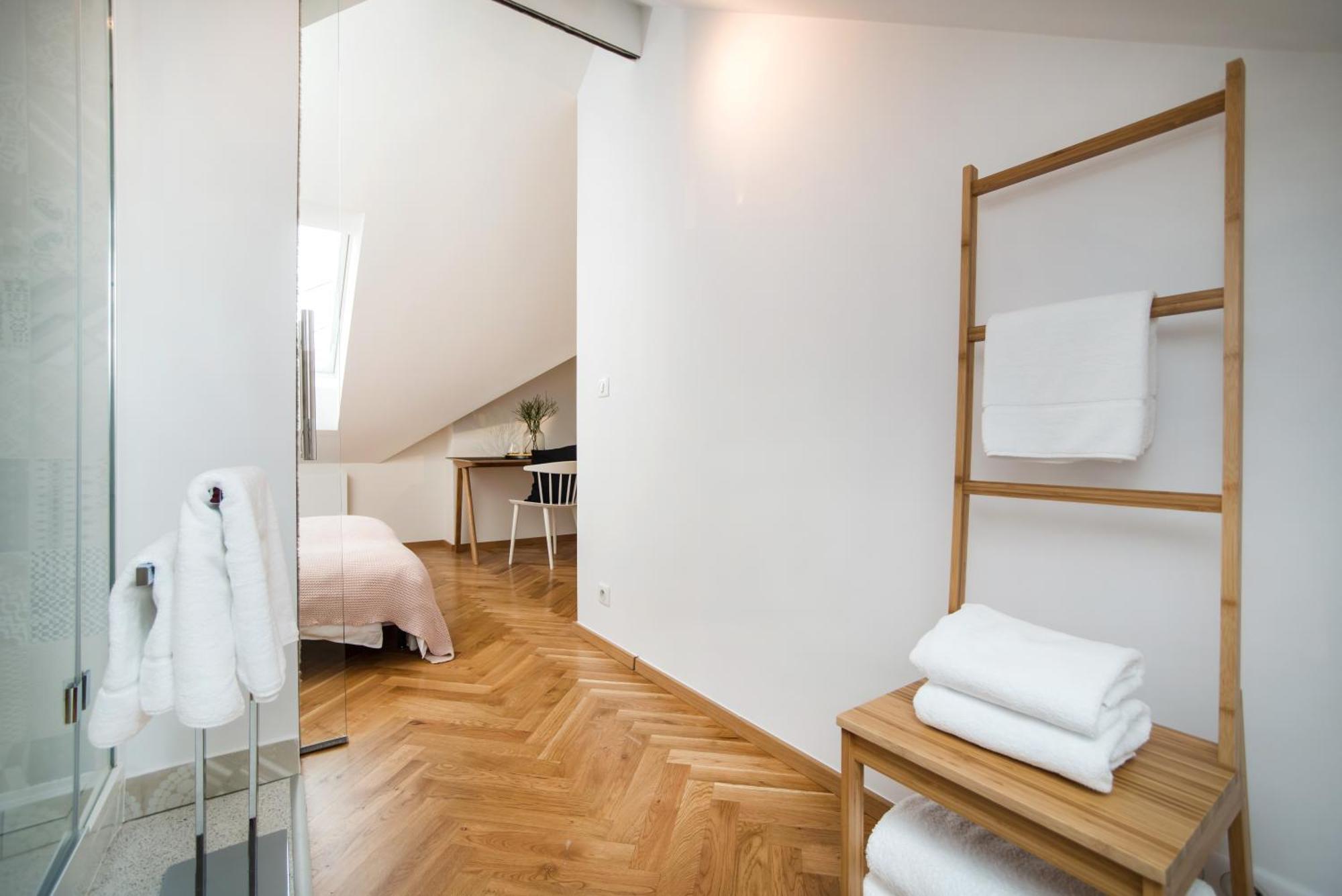 Large And Modern Apartment In The Heart Of Prag Exteriör bild
