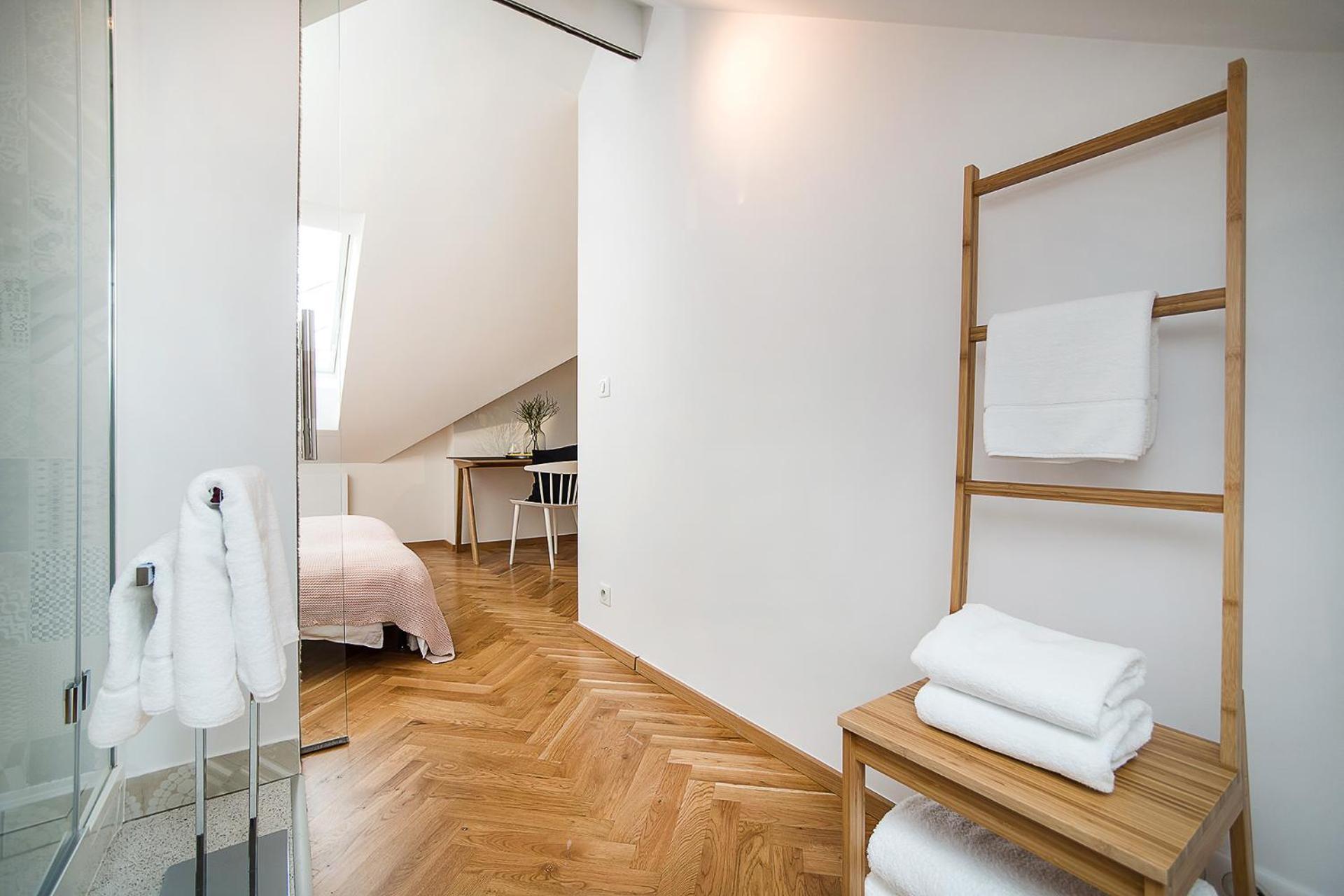 Large And Modern Apartment In The Heart Of Prag Exteriör bild
