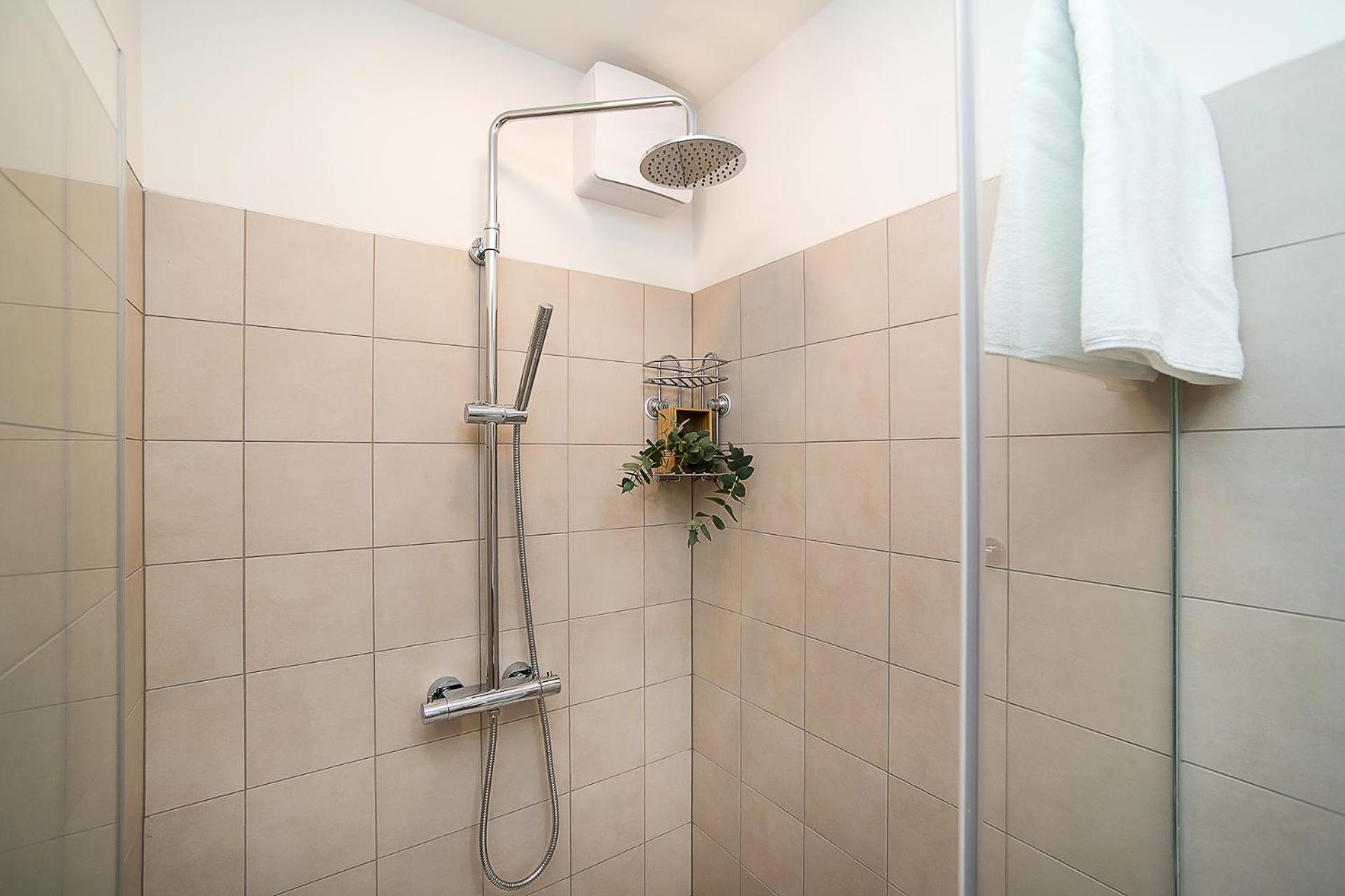 Large And Modern Apartment In The Heart Of Prag Exteriör bild